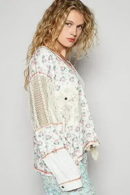POL Floral Crochet Patch V-Neck Top – Femstylo