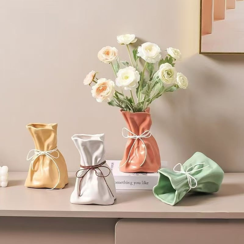 Resin Vase for Living Room and Dining Table, Flower Arrangement Decorative Piece with Elegant Style