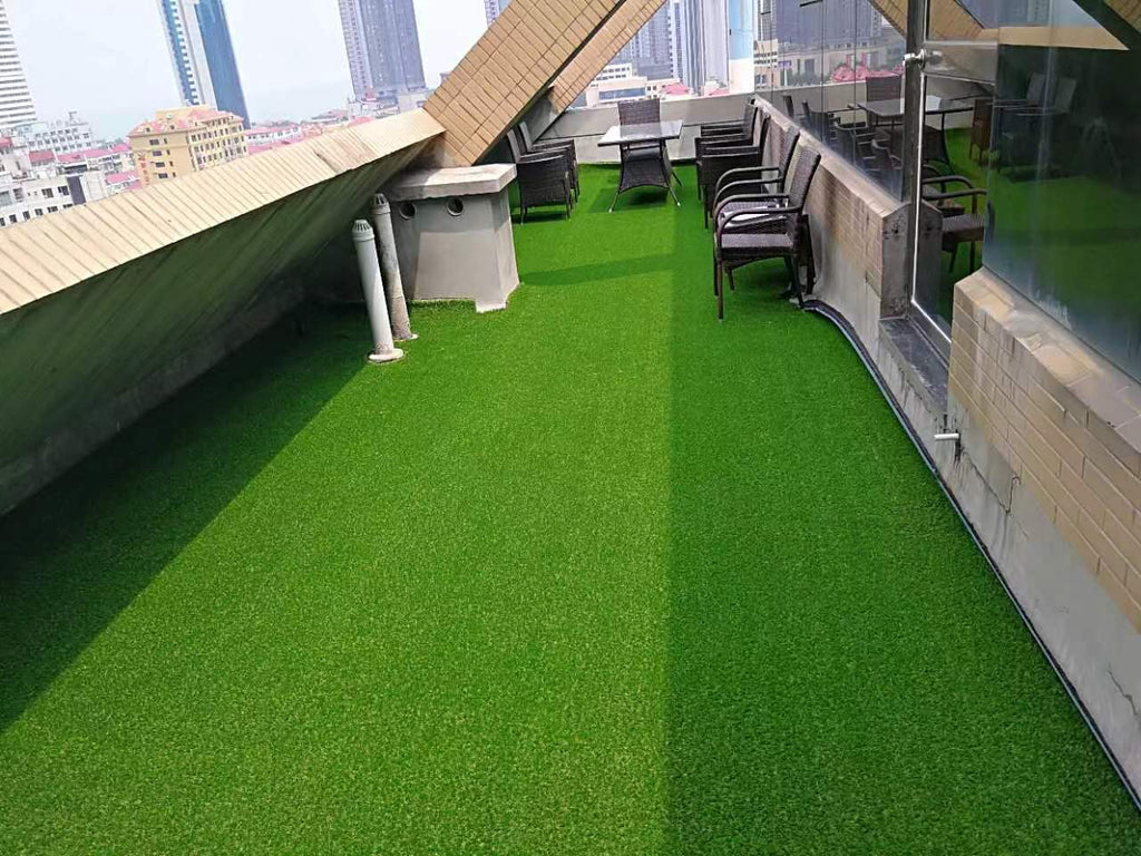 4FTX6FT outdoor artificial grass running blanket, thick and realistic fake grass roll with a pile height of 1.38 inches