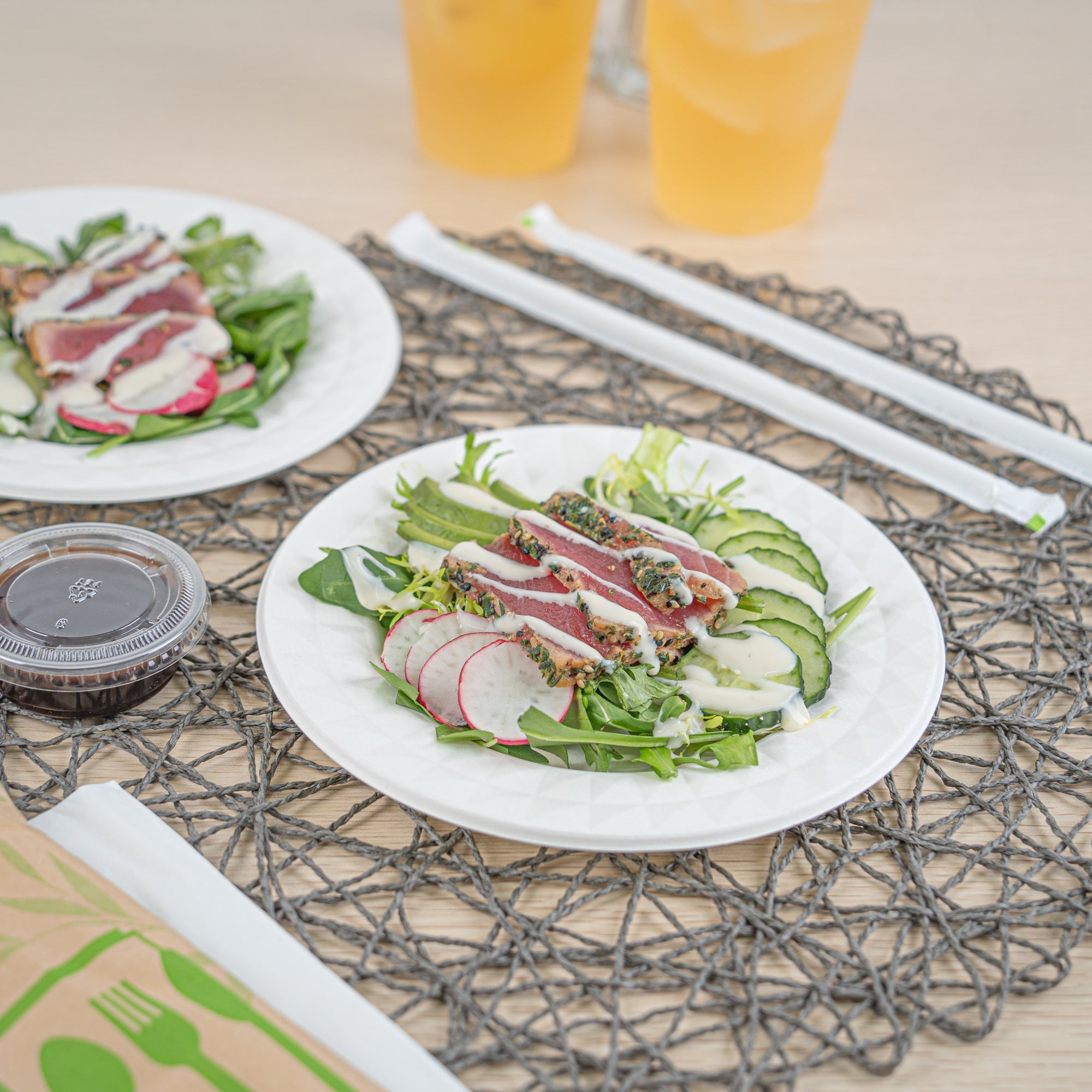 Pulp Safe No PFAS Added Round White Sugarcane / Bagasse Plate - Home Compostable, with Diamond Rim - 7" x 7" x 1/2" - 25 count box