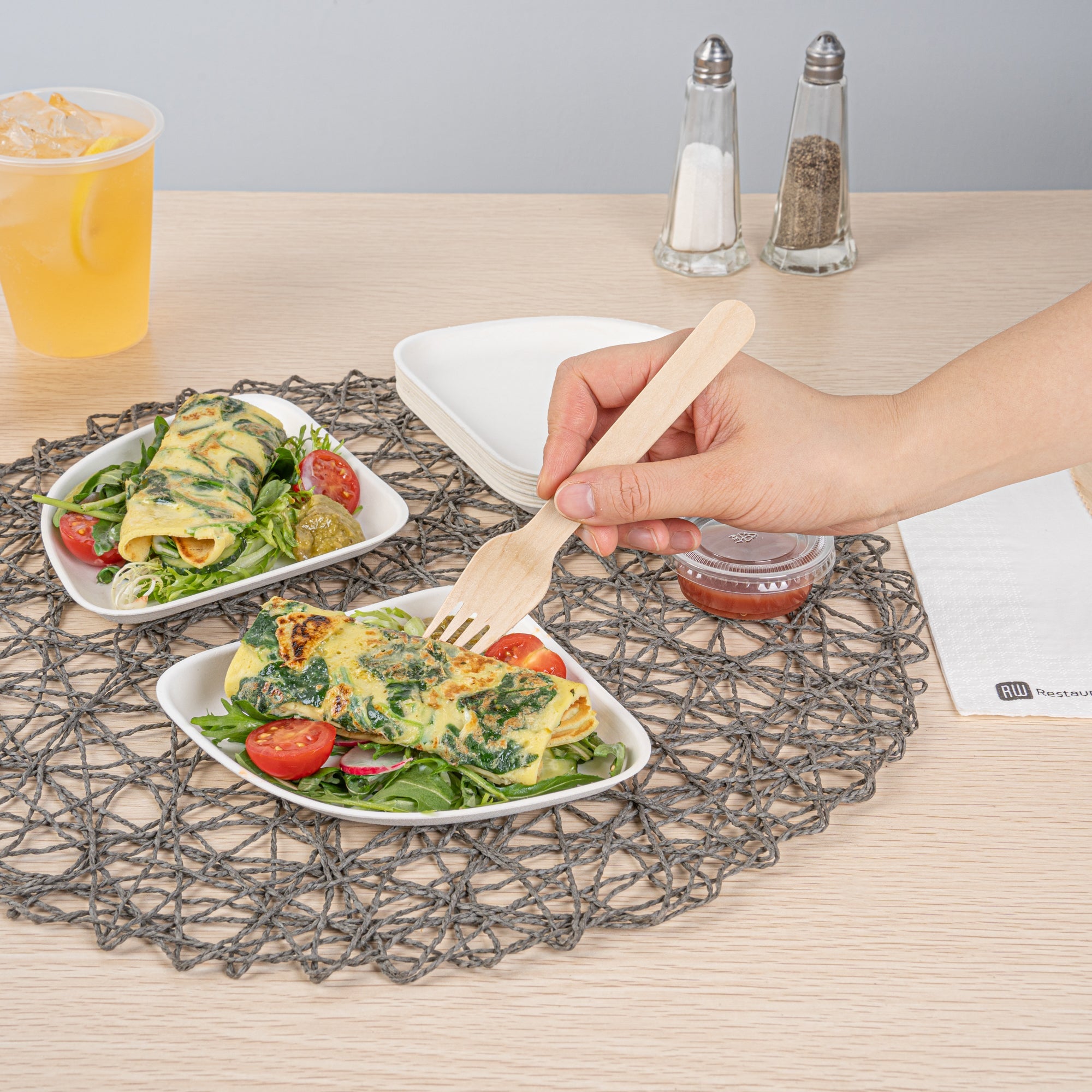 Pulp Safe Modular No PFAS Added White Sugarcane / Bagasse Plate - Home Compostable - 5 1/4" x 5 1/4" x 1/2" - 25 count box