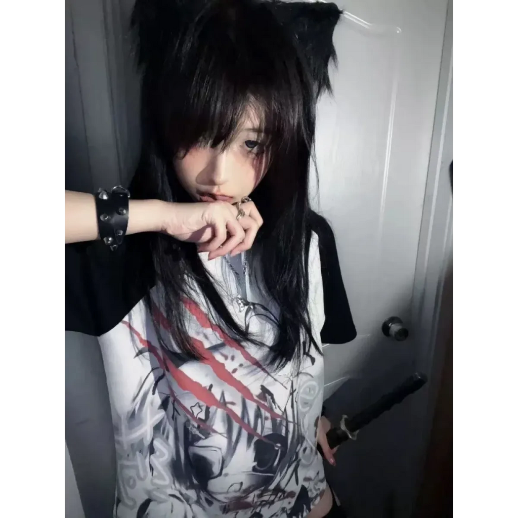 Black & White Gothic Anime T-Shirt – Harajuku Y2K Graphic Top