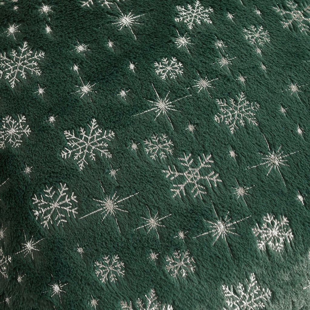 FUTEI Christmas Snowflakes Green Throw Pillow Covers Set of 2 18x18