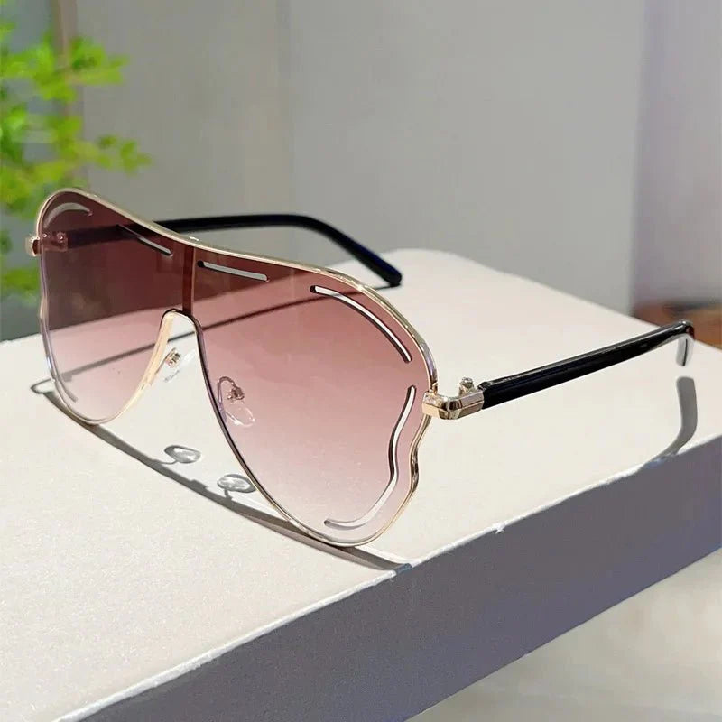 Oversized One-Piece Sunglasses | UV400 Protection with Alloy Frame