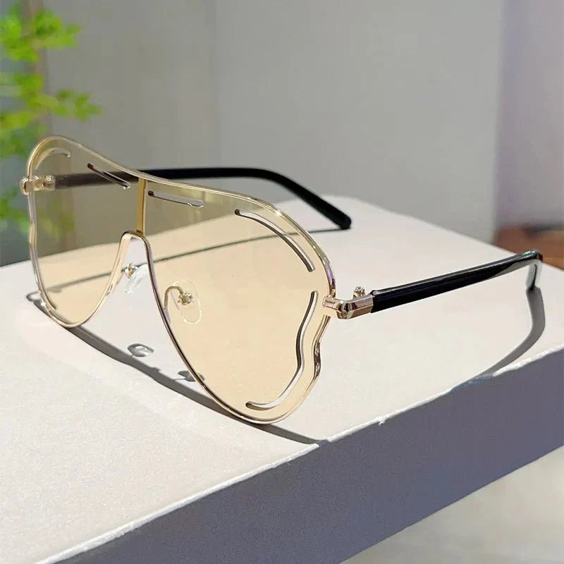Oversized One-Piece Sunglasses | UV400 Protection with Alloy Frame