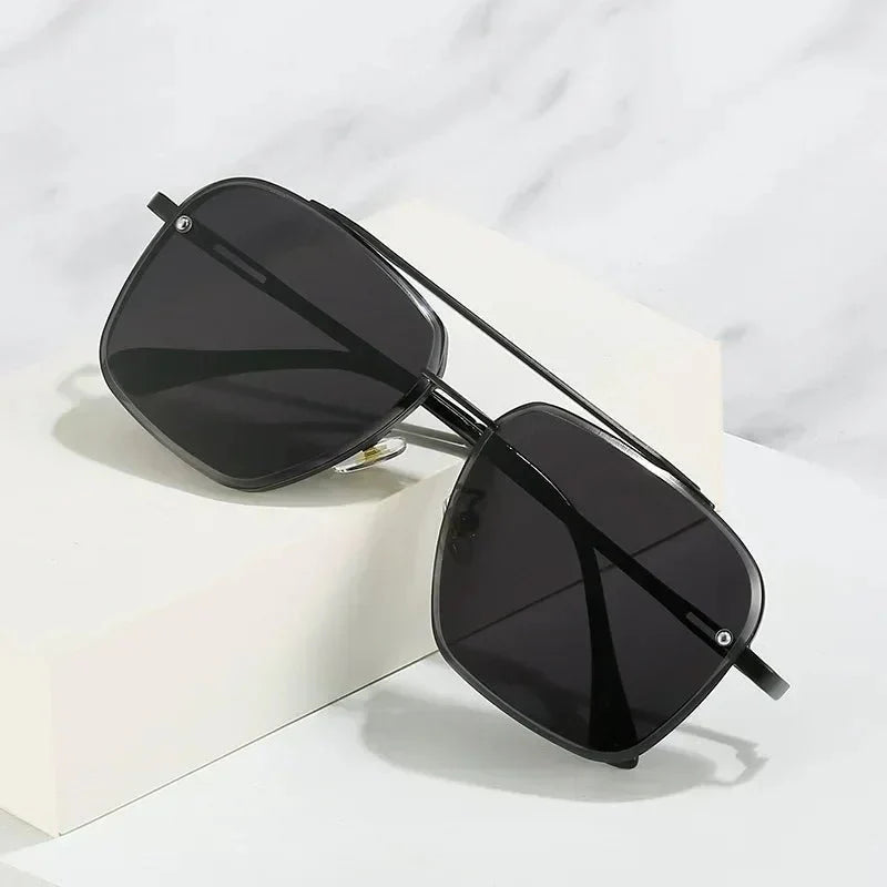 Gradient Pilot Sunglasses | Cat Eye Design with UV Protection